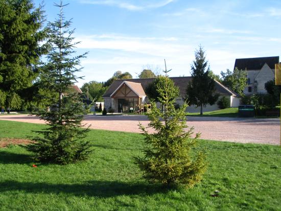 place Jean Grosjean-Avant-lès-Marcilly