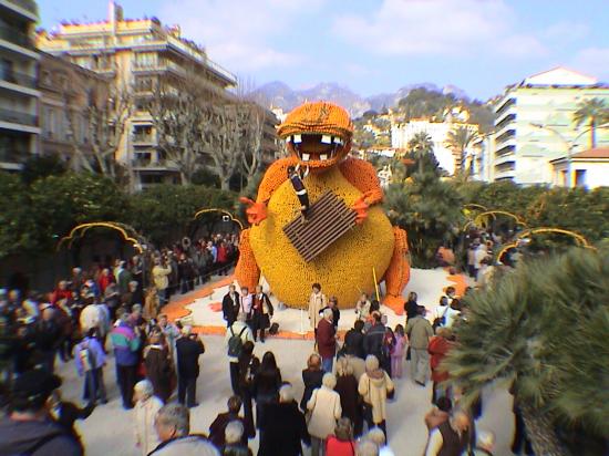 photos J.G.L. Menton( FETE du CITRON-février 2008)